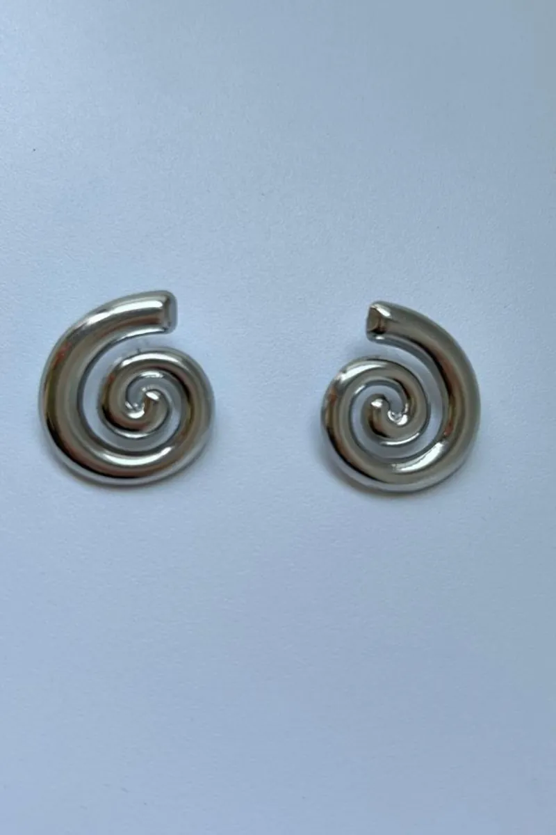 Spiral Formlu Çelik Küpe - görsel 4