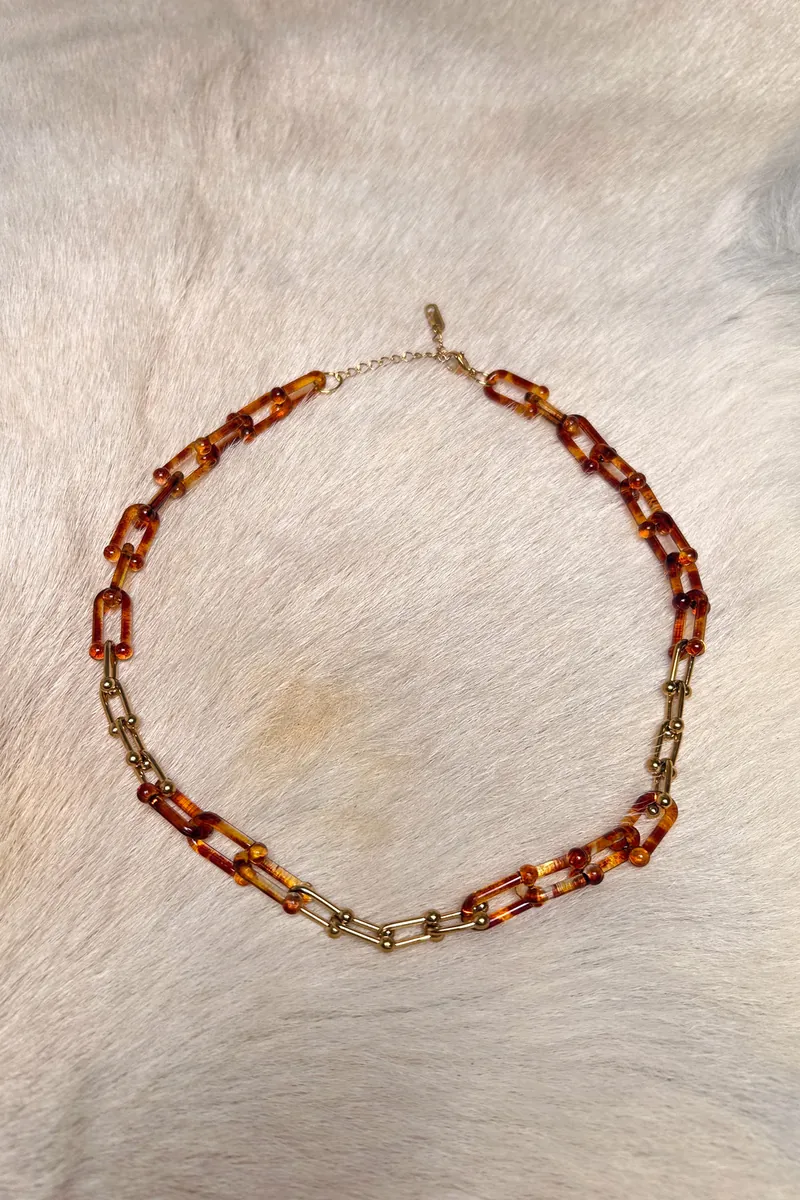 Kehribar Halkalı Gold Detaylı Zincir Kolye - görsel 4